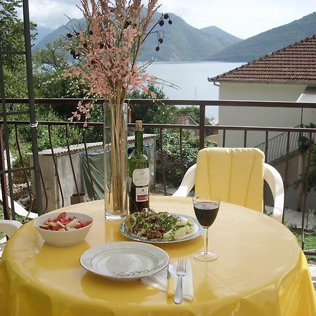 Holiday Home Bokokotorski Zaliv Exterior foto