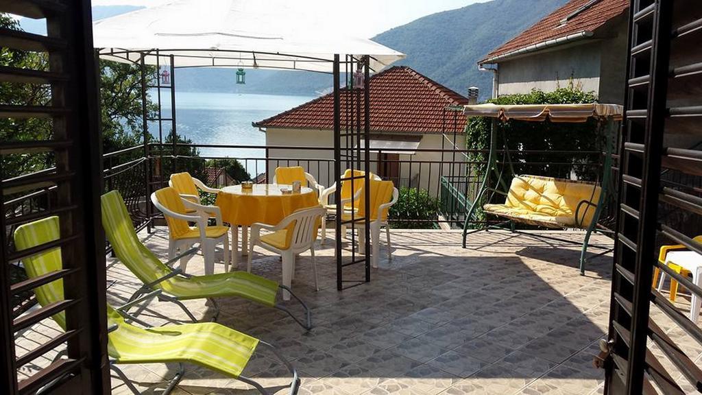 Holiday Home Bokokotorski Zaliv Exterior foto