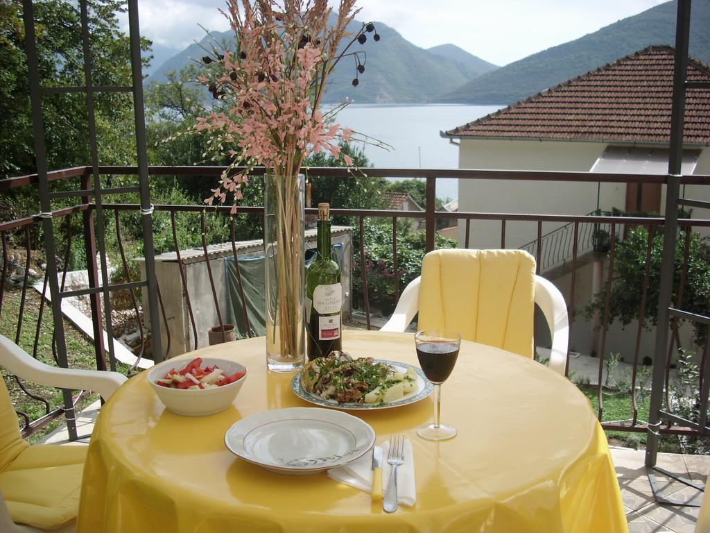 Holiday Home Bokokotorski Zaliv Exterior foto